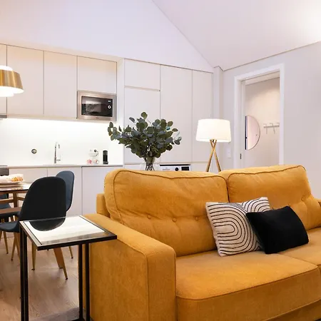 Savannah Apartment, By Bolhao Residences