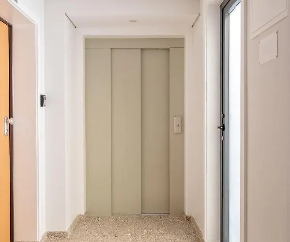 Savannah Apartment, By Bolhao Residences *