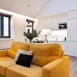 Apartment Savannah Apartment, By Bolhao Residences *
